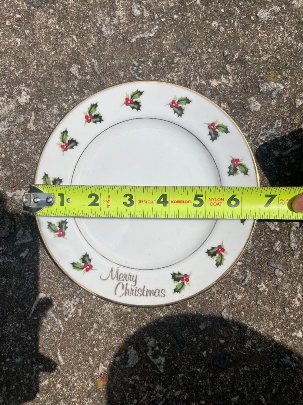 Set of 4 Merry Christmas Small Desert Plate 6.5 in